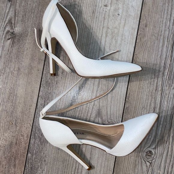 JUST FAB Size 7 Stilettos Faux Snakeskin - Picture 1 of 7